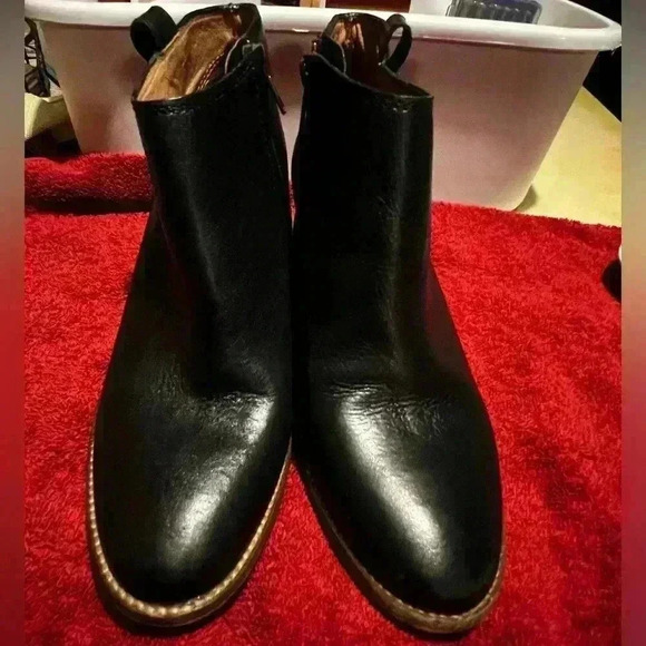 MADEWELL Billie Leather Stacked Heel
Zip Ankle Boots in Black Womens Sz 7.5 - Picture 2 of 7